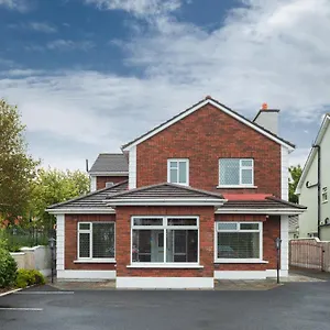 Homestay 10 Ballybane, Galway