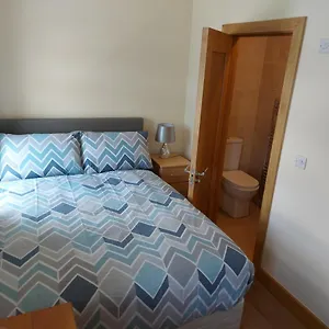 Homestay Red Door Townhouse, Galway